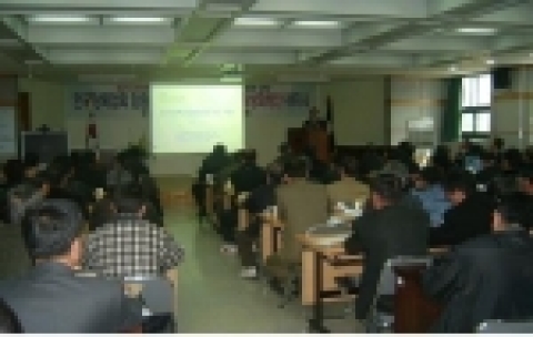 농촌진흥청 축산연구소는 3월 3일 가축유전자원시험장 강당에서 한국양록협회 임원 및 지회장등 100여명을 초청하여 양록(사슴)산업 활성화 방안에 대한 세미나를 개최하였다 