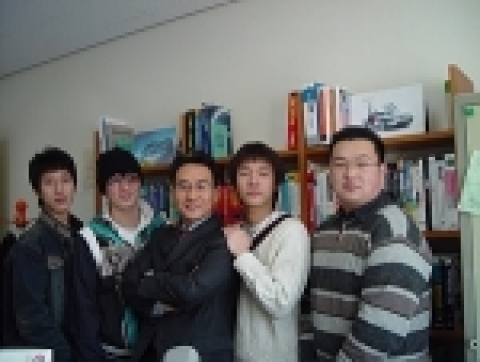 황희정 교수와 학생들