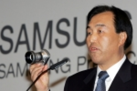 삼성전자 정보통신총괄 이기태 사장이 세계 최대 정보통신 전시회 CeBIT2005가 열리고 있는 독일 하노버 현지에서 기자간담회를 가졌다
