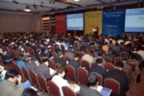 한국썬은 오늘 삼성동 코엑스 그랜드 볼룸에서 썬의 RFID 선진 기술 및 솔루션을 발표하는 '2005 썬 자바 RFID컨퍼런스'를 개최했다 