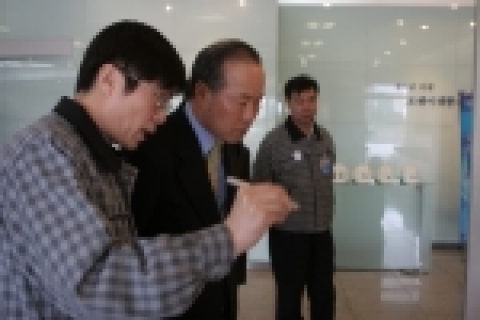 삼성석유화학 허태학 사장(許泰鶴 社長)은 지난 16일 구미에 위치한 도레이새한, 새한, 동국무역 등 고객사를 방문했다.