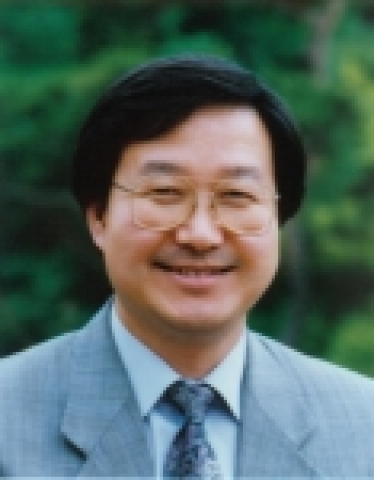 포항공대 화학과 이문호(李文浩·50세, 포항가속기연구소 부소장) 교수 연구팀은 0.1 나노nm (나노미터·1nm는 10억분의 1m) ~ 1,000 나노 크기의 구조와 특성을 고정밀