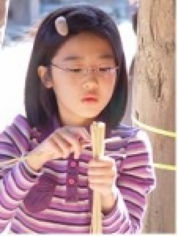 영화진흥위원회는 2005년 새봄을 맞이하여 남양주 종합촬영소(경기도 남양주시 조안면 삼봉리)에서 짚풀공예체험 『이엉차 이엉차』를 작년에 이어 두 번째로 개최한다.참여한 어린이