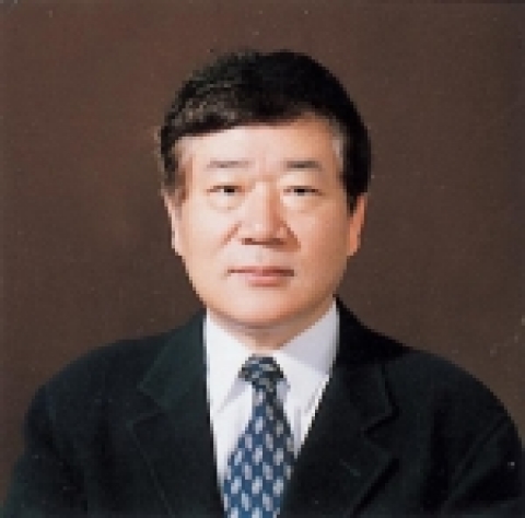 중진서양화가 황영성 조선대 교수(미술대학 미술학부)의 ‘가족 시리즈’가 세계적인 패션 디자이너에 의해 아트상품으로 개발된다.