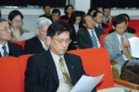 조선대 취업지원팀은 2005학년도 취업률 제고를 위한 전체 학과장 대책회의를 3월 23일 오전 11시 30분 서석홀 1층 시청각실에서 개최했다.