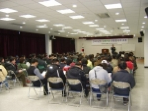 광주광역시 서부농수산물도매시장관리사무소에서 3월 23일 관리사무소 대회의실에서 도매시장 유통종사자(법인. 공판장 임직원, 중도매인 등) 600여명을 대상으로 농안법주요사항 해설, 