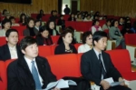 국제예술의상협회(공동회장 김옥진·박재원)는 ‘패션디자인산업의 전망’을 주제로 세미나를 3월 24일(목) 오후 3시 조선대 서석홀 4층 대강당에서 개최했다