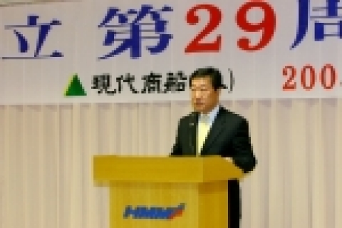 현대상선 노정익(盧政翼) 사장은 25일 현대상선 창립 29주년 기념일을 맞아 기자간담회를 열고 이 같은 내용을 골자로 한 올해 사업계획을 발표했다. 