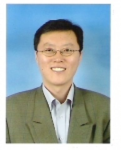 하우스맥주 전문점 옥토버훼스트를 운영하는 마이크로브루어리코리아는 26일 이사회를 열어 이원식(40,사진) 상무를 대표이사 사장에 선임했다. 
