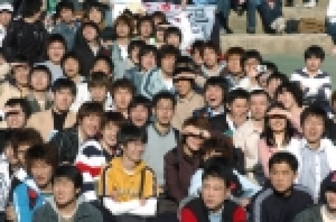 대학생활을 갓 시작한 05학번 새내기들이 발랄한 기를 마음껏 펼쳐 보인‘조선대학교 2005 새내기 한마당행사’가 3월 29일 오후 4시 1·8극장에서 열렸다.