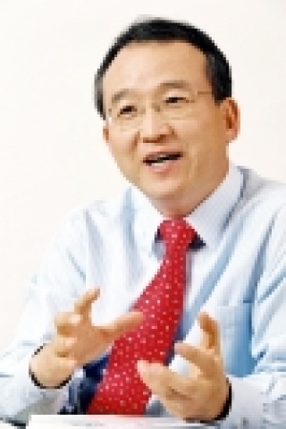 KTF 남중수 사장은 임기 2년의 텔레매틱스산업협회(www. kotba.org)의 제 2대 회장에 취임했다.