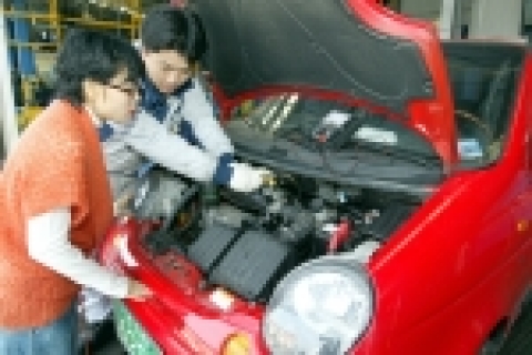 지엠대우오토앤테크놀로지(이하 GM DAEWOO)가 4월 1일 ~ 4월 30일까지 1개월 동안 전국 GM DAEWOO 정비 네트워크에서 「참~서비스 새봄맞이 캠페인」을 실시한다.