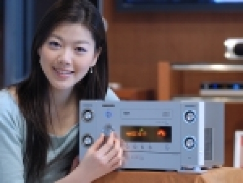 삼성전자가 은나노 코팅 항균 기능과 미니 콤포넌트 오디오 스타일을 갖춘 웰빙(well-being) 컴퓨터 『매직스테이션 MX40』을 출시한다.