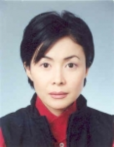 탤런트 박정수와 금보라(본명: 손미자, 사진)가 올 3월 건국대 행정대학원에 입학한 사실이 30일 뒤늦게 밝혀졌다.