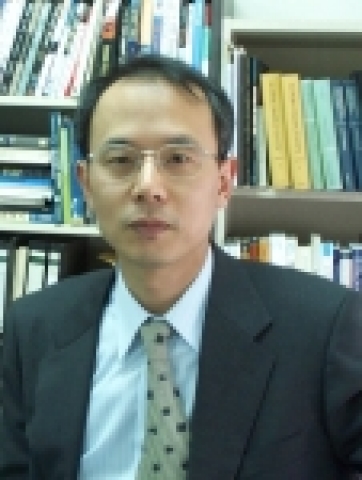  전남대 방윤규 교수(方潤奎, 48, 물리학과)와 미국 로스 알라모스 국립연구소 공동연구팀은 절대온도 18.5K에서 초전도 현상을 보이는 플루토늄(Pu)이 포함된 화합물(PuCoG