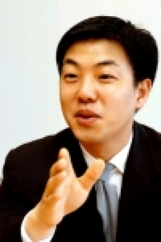 네오위즈(www.neowiz.com 대표 나성균,사진)는 31일 프라자호텔에서 신임 나성균 CEO 취임을 기념하는 첫 공식 기자 간담회를 개최, 게임 사업의 경쟁력 강화를 통해 글