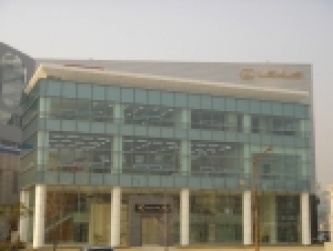 한국토요타자동차(대표이사 오기소 이치로)는 충청지역 렉서스 신규 딜러인 중부모터스(대표이사 장승호)를 대전 유성구 봉명동에 오픈하고 오는 4월 1 일부터 렉서스의 판매 및 서비스를