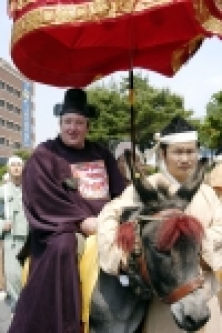 계명대 한학촌에서는 2005 을유년 새봄을 맞아 전통에 대한 가치관을 높이고, 전통문화의 아름다운 모습을 재조명하고자, 지역민을 초청하여 '전통혼례' 시연행사를