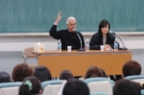 조선대학교 인문학연구소(소장 최성렬)는 (사)민족문학작가회의 광주전남지회와 (주)실천문학사 후원으로 ‘모든 것이 사라져도 시는 기억한다’를 주제로 팔레스타인 시인 초청특강을 4월 