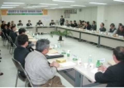 농촌진흥청 농업공학연구소(소장 조영길)는 2005년 3월 30일 농업기계 개발과 실용화 촉진을 위해 농업기계 공동연구업체와 개발기술을 이전 받아 실용화한 업체 대표 50여명을 초청