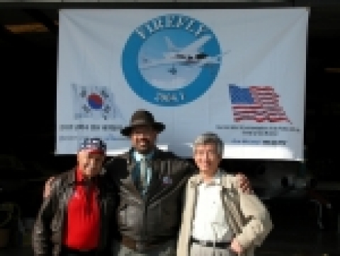 세계일주 비행전 기념촬영