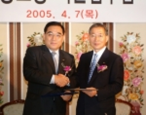 좌측 : 주택금융공사 정홍식 사장
우측 : 국민은행 강정원 은행장