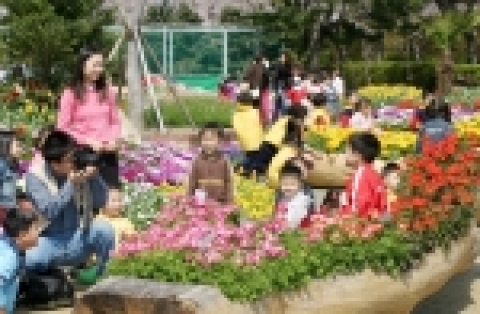 현대중공업이 마련한 봄꽃전시회 전경. 
