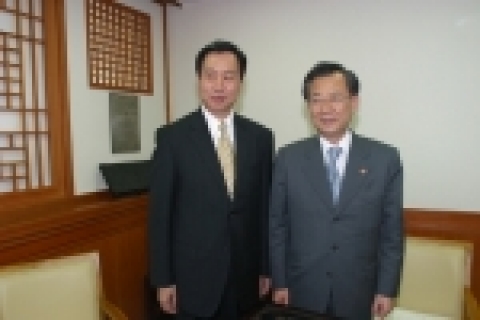 정동채 문화관광부 장관은 2005월 4월 7일(목) 오후 4시 중국 대련시장 하덕인(夏德仁) 등 3명으로부터 문화관광부 예방을 받고, 안중근 의사가 순국한 중국 대련 여순감옥(현 