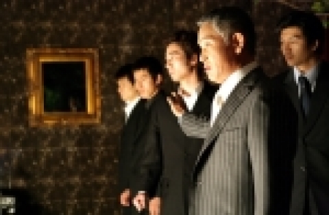 느와르 액션 '달콤한 인생' 4월 1일 개봉 직후, 관람을 마친 관객들이 제 각각의 감상과 평을 영화 홈페이지(http://www.bitter-sweet.co.k