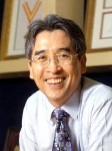 교보생명 신창재 회장(사진)은 13일 “2007년까지 국내 시장에서 생산성, 이익률, CS 등에서 1위를 확보하기 위해 모든 역량을 집중할 것”이라고 밝혔다.