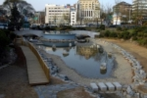 장충분수대와 친수공간 전경