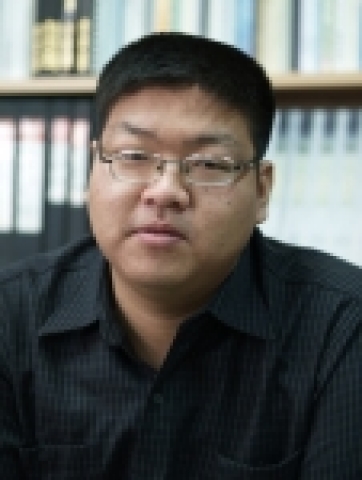 경상대학교 도서관(관장 김정남)이 제41회 도서관 주간을 맞아 다독자(多讀者)를 선정해 발표했는데, 경영대학 회계학전공 김형민(4년)씨는 지난해 4월1일부터 올 3월말까지 1년 동
