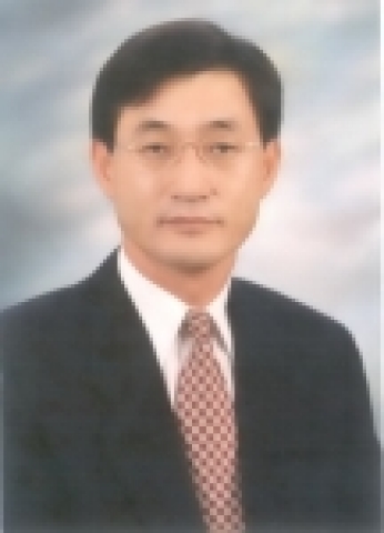 한국원자력연구소 제16대 신임소장으로 현재 연구소의 원자력수소사업추진반을 맡고 있는 朴昌奎(54세) 박사가 선임되었다. 한국원자력연구소는 15일 오전에 열린 이사회에서 박창규 박사