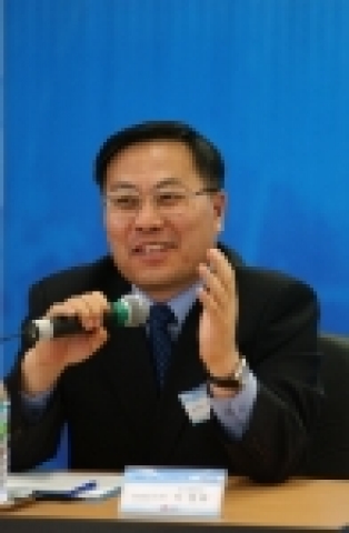 4월 15일 LG전자 창원 공장에서 개최된 '디지털가전 신제품 및 중장기 비전 발표회’에서 LG전자 디지털 어플라이언스 사업본부장 이영하 부사장의 연설하고 있다.
