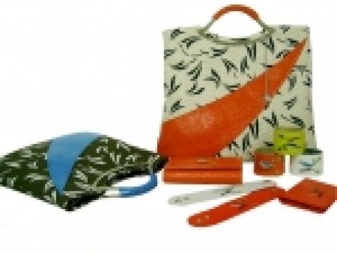 Flower Print Canvas Line