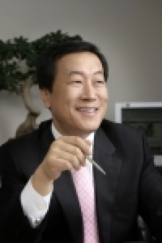 현대상선(hmm21.com) 노정익(盧政翼) 사장이 IR 활동을 위해 19일 유럽을 방문한다.