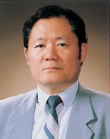 임영천(任永千) 조선대학교 교수(인문과학대학 국어국문학과)가 한국문학비평학회 초대 회장에 선출되었다.