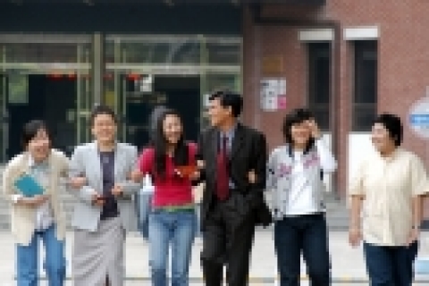 계명대학교는 여성의 사회적 위상과 요구를 반영하고자 ‘지역사회 맞춤형 여성 취업지원 사업-비즈니스 컨택 센터 관리자’ 프로그램을 유치, 본격적인 여성 취업시장 공략에 나섰다.