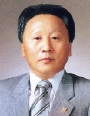 대한건축학회에서 한 해 동안 건축학의 발전에 기여한 공로를 인정, 시상하는 대한건축학회상 의 2005년도 학술상 부문 수상자로 계명대학교 건축학부 김성은(金成垠, 59세) 교수가 