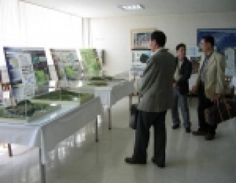 농촌진흥청(청장 손정수)에서는 4월 22일부터 23일(2일간)까지 농진청에서 농촌마을 어메니티개발 모델을 지역성장 모델로 확산 보급시키고, 각계 전문가의 전문지식과 노하우를 현장접목 하기 위하여  ‘농산어촌 어메니티연구회’ 전문가 및 유관기관 관계자, 마을주민 등 100여명을 초청하여 “농산어촌 어메니티 연구사업 설명회”를 개최하였다.
