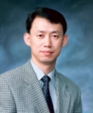 동의대(총장 김인도<金寅燾>) 한의과대학 최병태 교수와 최영현 교수(사진)가 세계 3대 인명사전 기관 중 하나인 영국 케임브리지의 국제인명센터로부터 '21세기의 탁월한 2천명의 학자'에 동시에 선정되었다.