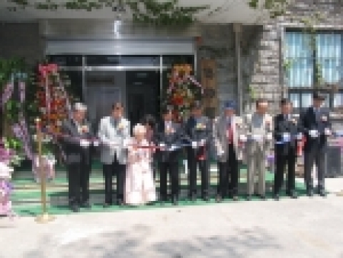 국립 공주대학교는 4월 28일(목) 오전 11시 본 대학 박물관에서 최석원 총장을 비롯한 내외빈 및 고령김씨 문중 어르신들이 참석한 가운데 고령김씨 유물실 개관식 행사를 가졌다.