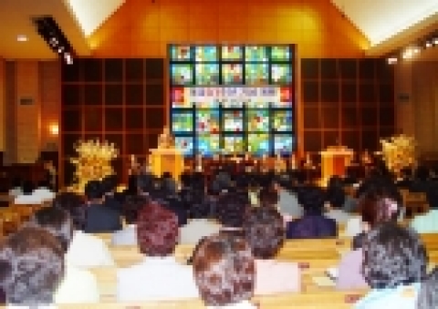 목원대학교(총장 柳根宗)는 5월 6일(금) 개교 51주년을 맞이하여 오전 11시 대학채플에서 기념행사를 거행했다.