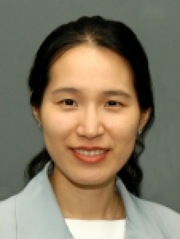 조달청은 경영합리화 방안을 마련하기 위하여  최근 공인회계사를 5급 상당 계약직 연구원으로 공개채용했다. 이번에 채용한 문상은 씨(文祥銀․31세․사진)는 서울대학교를 졸업하고 공인회계사 자격증을 취득하였으며 그 동안 국내 회계법인에서 근무했다.
