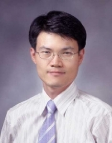 학술상 첫 수상자로 선정된 한국항공우주산업의 백승길 박사
