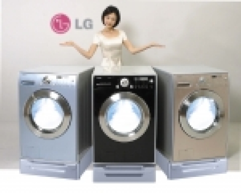 LG전자(대표: 金雙秀/www.lge.com)가 세계 최초로 드럼 세탁기에 고품격 재질을 적용해 외부 판넬을 다양한 색상으로 바꿀 수 있는, 보석 같은 프리 미엄급 컬러 드럼세탁기 트롬(TROMM) 신제품(모델명 WD-FR200)을 출시했다.