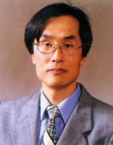영남대 황평(黃平, 50, 기계공학부, 사진) 교수와 정현열(鄭鉉烈, 54, 전자정보공학부) 교수가 ‘제15회 과학기술우수논문상’을 수상한다.