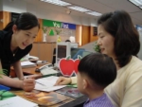 은행 보험업계에서 판매되었던 어린이 전용 상품을 증권사 처음으로 내놓아 인기리에 판매되었던 현대증권 『사과나무 통장』이 주식형 상품을 새로 선보이게 되었다.