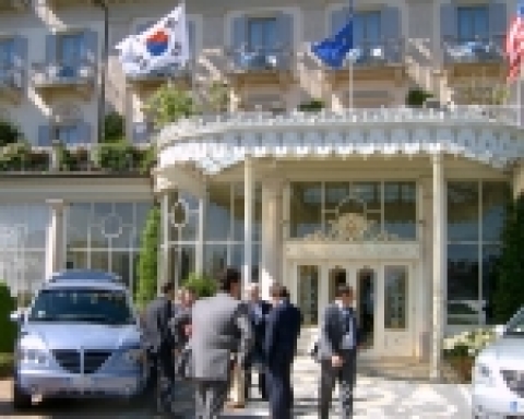 쌍용자동차는 5월 9일 이탈리아 밀라노의 고급 휴양지인 마죠레(Maggiore) 호수 인근 호텔에서 현지 기자 및 딜러 200여명을 초청하여 '로디우스 유럽형' 런칭 행사를 개최했다.