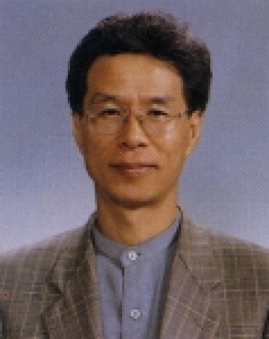 이동순(李東洵, 국어국문학과) 영남대 민족문화연구소장은 25일 오후 3시 국제관 2층에서 제17차 민족문화특강을 개최한다.
